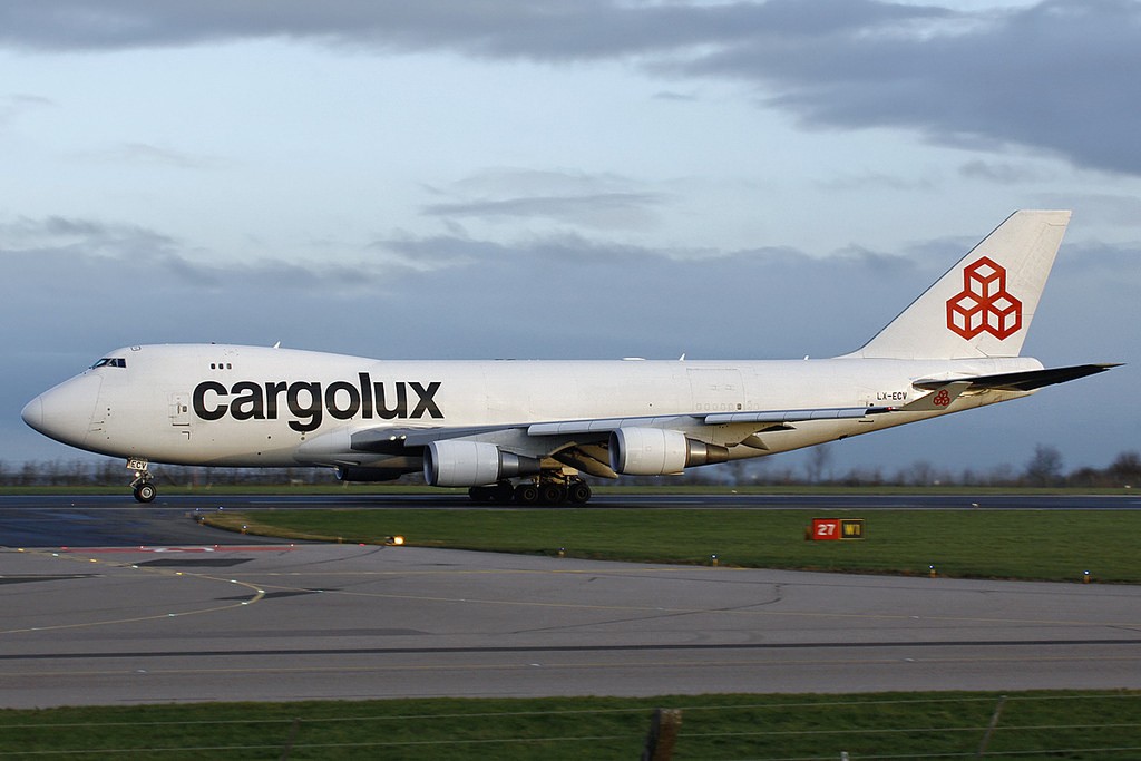 Грозный баку самолет. Самолет Баку. Cargolux Baku. Самолёт Баку Астрахань.