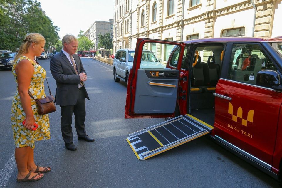 Лондон такси в Баку