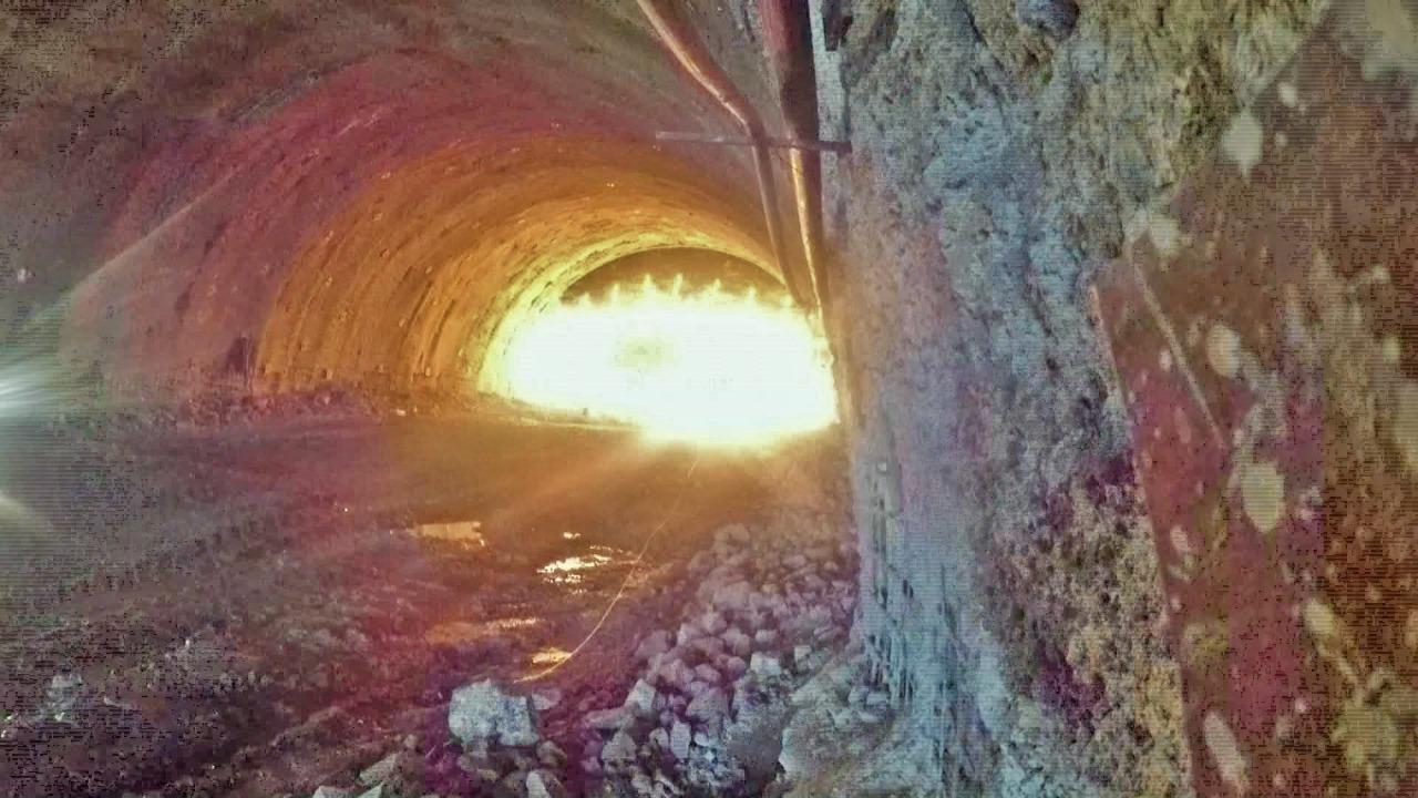 Рабочие прокладывают тоннель 500 3 10. Муровдагский тоннель. Тоннель через Муровдаг. Тоннель через Муровдаг 150x150. Кельбаджарский тоннель затоплен.