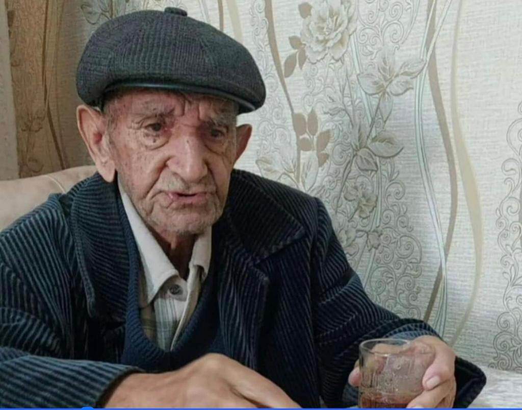 90 летний мужчина. 90 Летний старик. Мужчина 90 лет фото. Фото мужчин 90 лет прикольное.