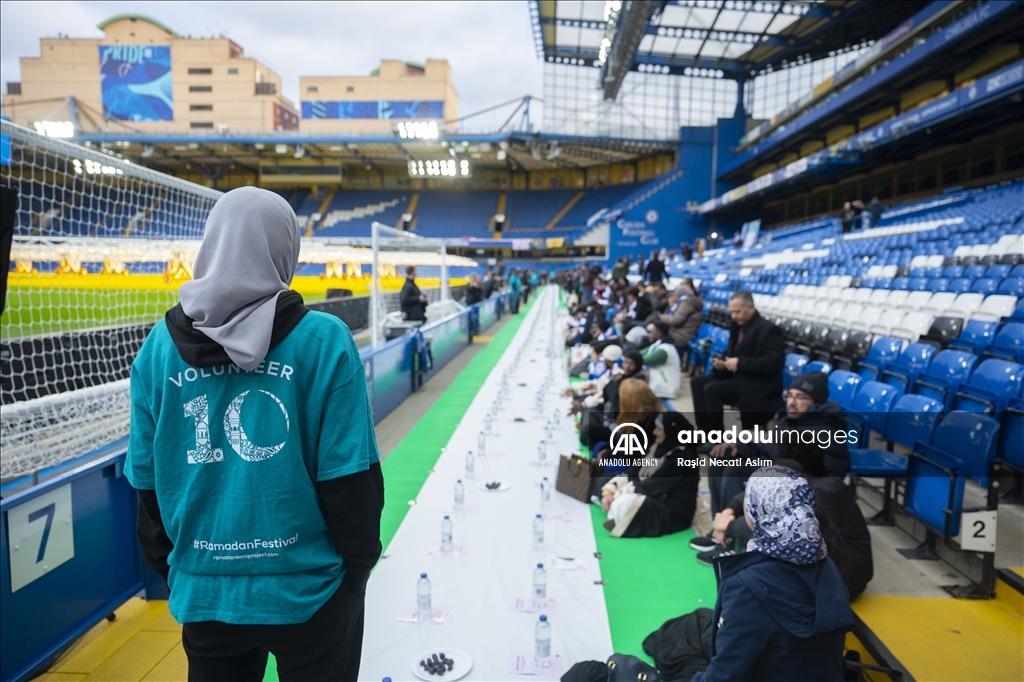 Футбольное поле Stamford Bridge