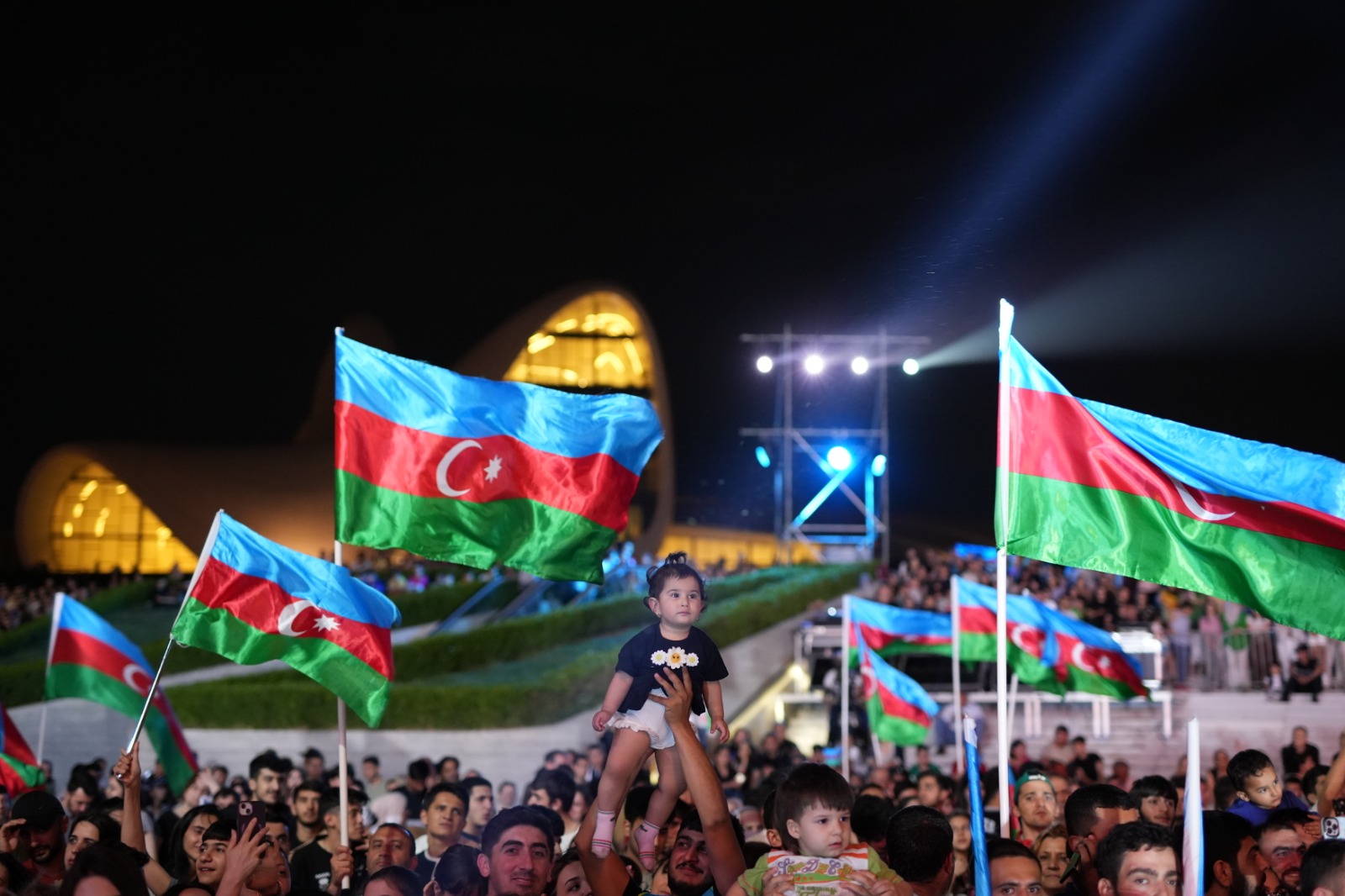 Концерт в парке Центра Гейдара Алиева, посвященный Дню национального  спасения - ФОТО/ВИДЕО