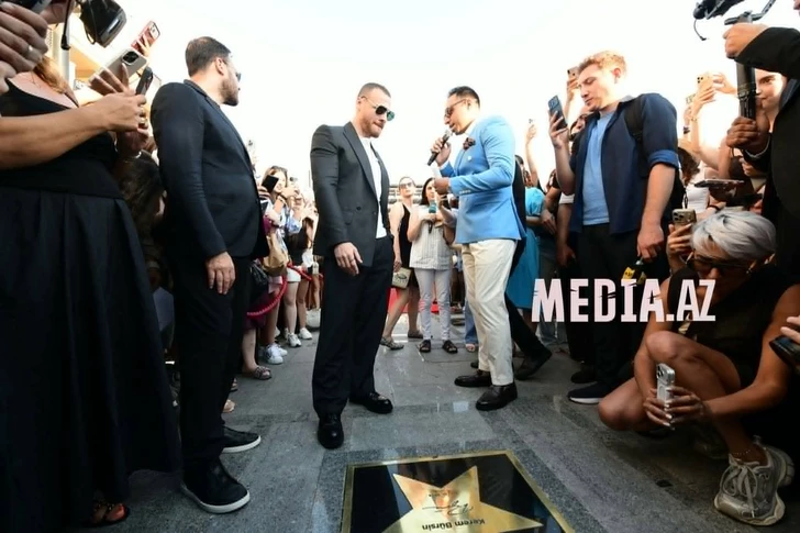 Media.az - Новости Азербайджана - Керем Бюрсин получил именную звезду на Sea Breeze Walk of Fame