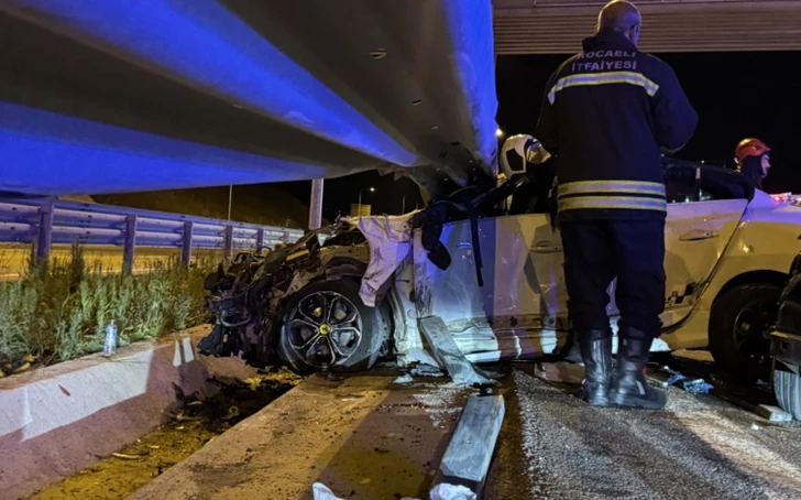 Массовая авария в Турции: 12 пострадавших, включая четверых детей