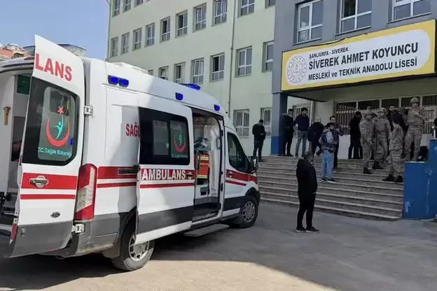 Очередная вооруженная атака в школе Турции: родитель пытался напасть на учителя с ножом
