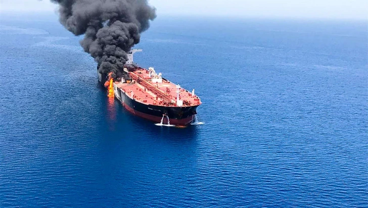 ВВС США нанесли ракетный удар по нефтяному танкеру в Оманском заливе за перевозку иранской нефти