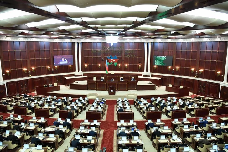 Комитеты парламента Азербайджана начинают работу в рамках осенней сессии
