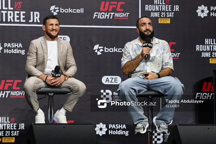 Звезды UFC Двалишвили и Мухаммад встретились с фанатами в Баку перед турниром
