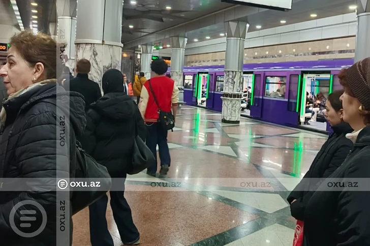 Media.az - Новости Азербайджана - Утренний сбой в бакинском метро: пассажиры столкнулись с задержкой поездов