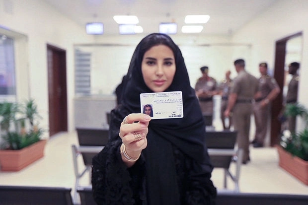 Женщинам в Саудовской Аравии выдают водительские права