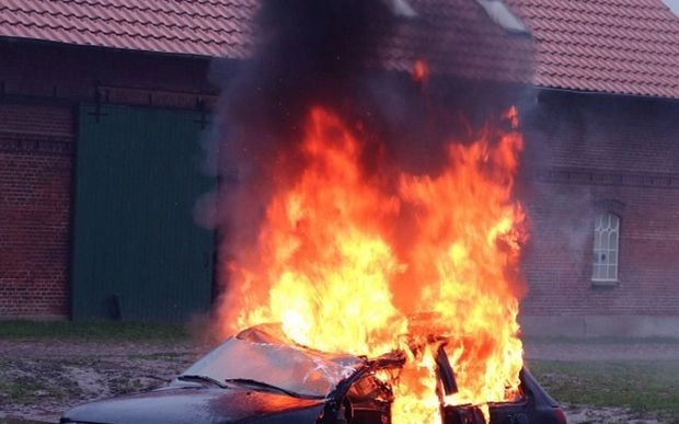 Азербайджанский бизнесмен заживо сгорел в автомобиле вместе с семьей