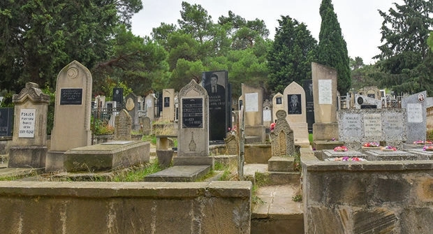 Азербайджанские кладбища переданы в собственность муниципалитетов