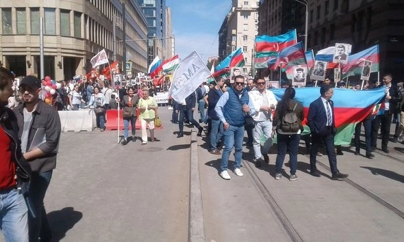 Азербайджанские флаги в акции «Бессмертный полк» - ФОТО