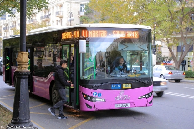 Восстанавливается движение автобусов в Баку