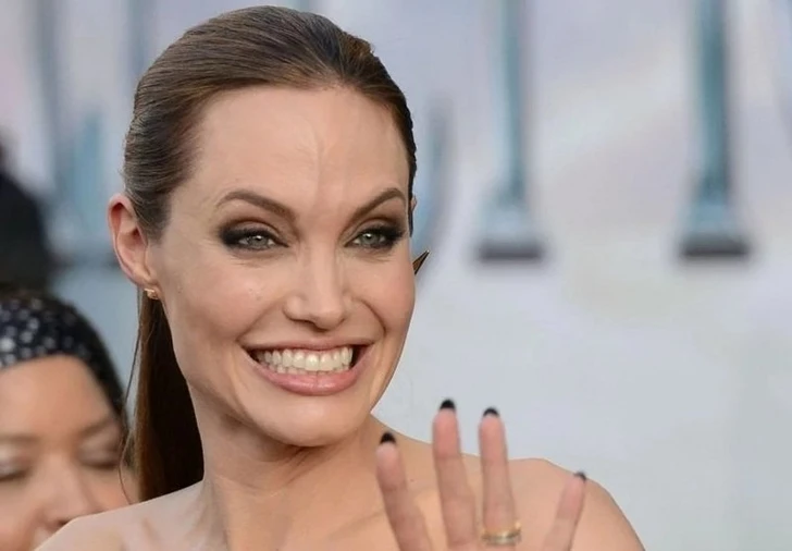 Анджелина Джоли снова выходит замуж