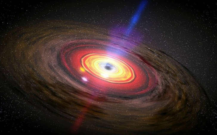 Найдена аномальная структура вокруг черной дыры