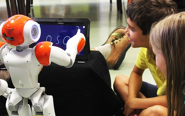 В Азербайджане началось применение образовательных роботов в учебном процессе