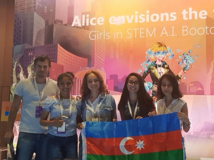 Азербайджанских студентов привлекают к науке и технике - ФОТО