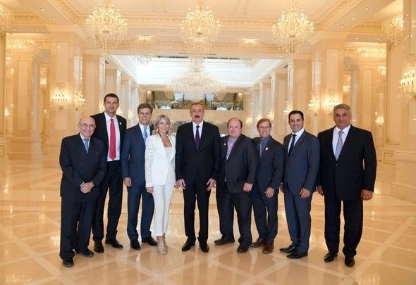 Ильхам Алиев провел ряд встреч – ОБНОВЛЕНО + ФОТО