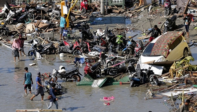 Число жертв цунами в Индонезии превысило тысячу человек