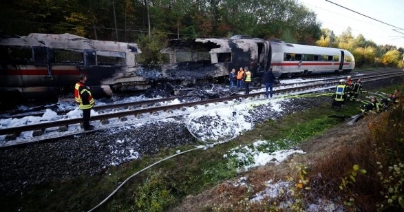 В Германии на ходу загорелся поезд – ВИДЕО