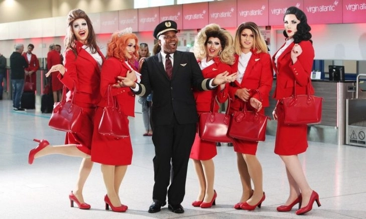 Британская авиакомпания запустит рейс с ЛГБТ-экипажем - ВИДЕО