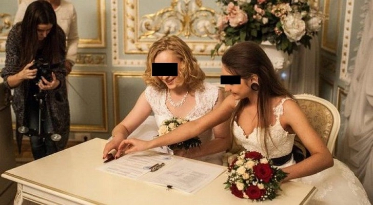 В Австрии впервые заключен однополый брак