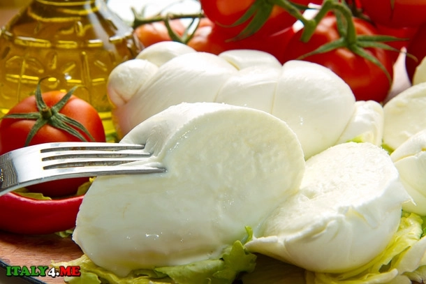 Азербайджан начнет производство знаменитого сорта итальянского сыра