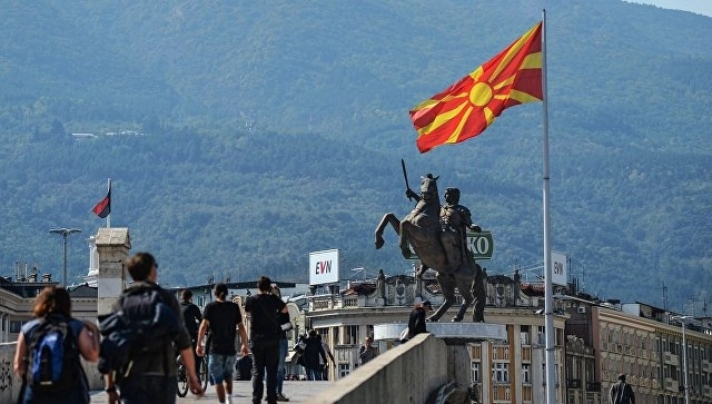 Парламент Македонии поддержал поправку к конституции об изменении названия страны