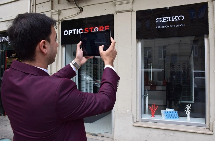 В Баку начался демонтаж незаконной рекламы – ФОТО