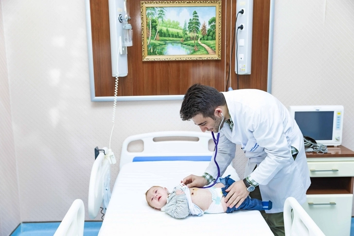 Азербайджанские хирурги провели уникальную операцию на сердце младенца
