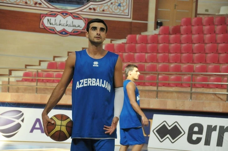 Дебют азербайджанского баскетболиста в украинском клубе омрачился двойным разгромом