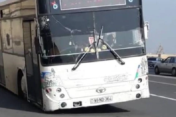 Очередной «смертельный» автобус в Баку – ВИДЕО