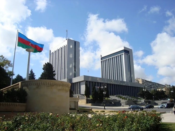 В Азербайджане на образование и здравоохранение выделят больше средств