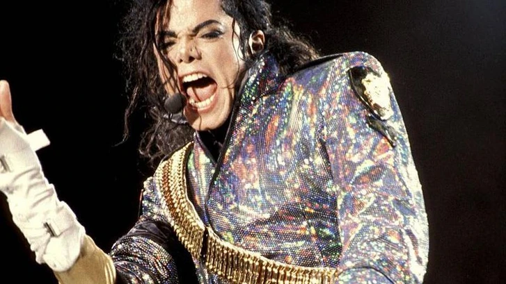 Куртка Майкла Джексона ушла с молотка почти за 300 тысяч долларов