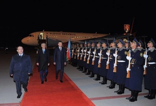 В Азербайджан прибыл премьер-министр Словакии