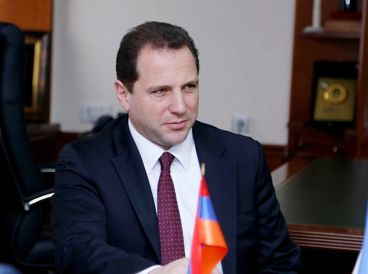 Армения ведет переговоры о покупке оружия у России