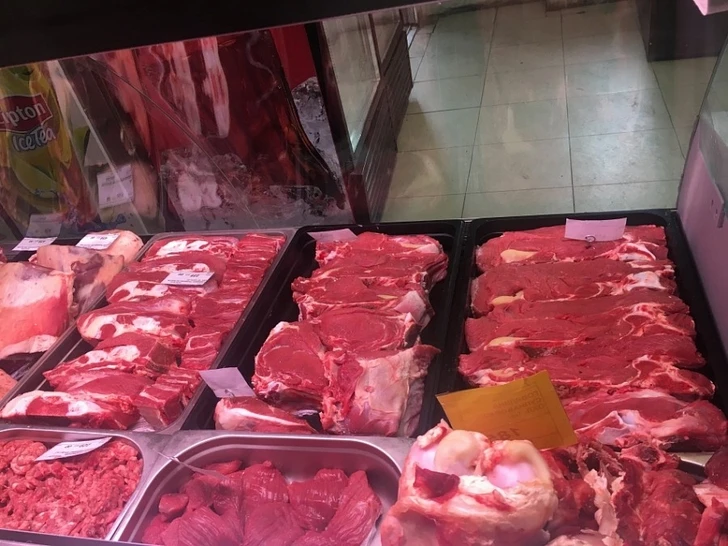 В Баку закрыт ряд незаконных мясных лавок – ФОТО