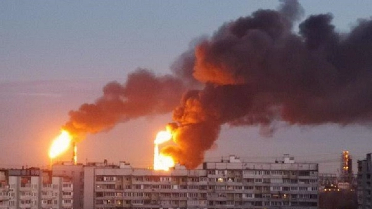 В Москве загорелся нефтеперерабатывающий завод