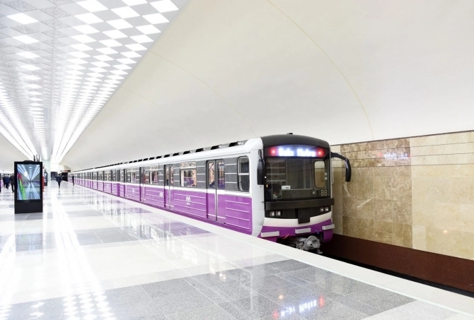 В бакинском метро чуть не погиб машинист поезда