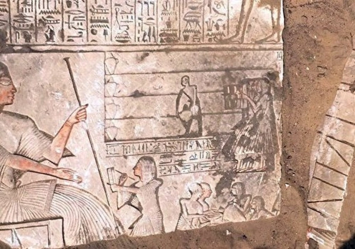 Восемь неразграбленных гробниц обнаружены в Египте