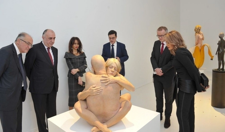 В Баку открылась выставка гиперреалистичной скульптуры – ФОТО