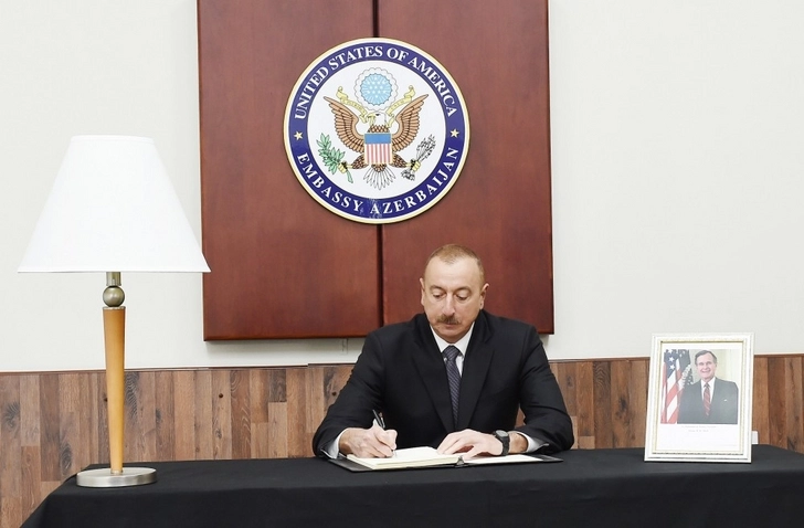 Ильхам Алиев посетил посольство США – ФОТО + ОБНОВЛЕНО