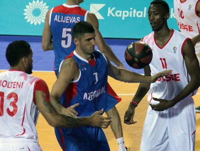 Азербайджанский баскетболист помог турецкому клубу добиться победы