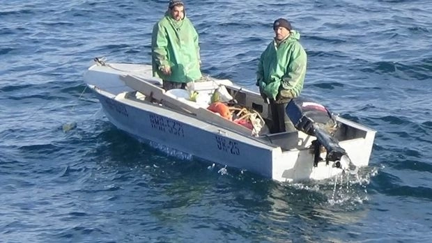 Азербайджанские пограничники спасли рыбаков – ФОТО