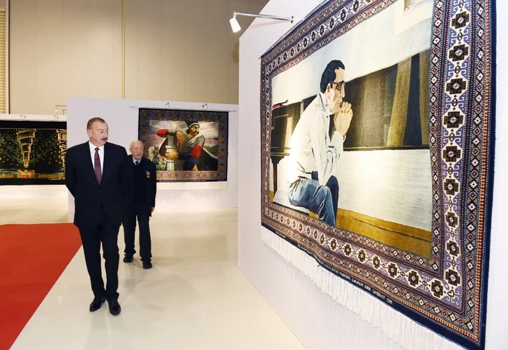 Ильхам Алиев ознакомился с выставкой, посвященной 90-летнему юбилею Таира Салахова – ФОТО