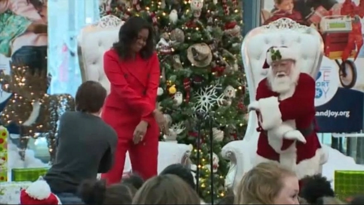 Мишель Обама вдохновила Санта-Клауса – ВИДЕО