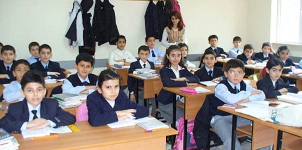 Предложено отменить вторую смену в азербайджанских школах