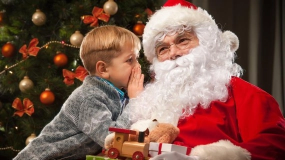 Верить в Деда Мороза. Известные азербайджанцы рассказали, когда они узнали правду