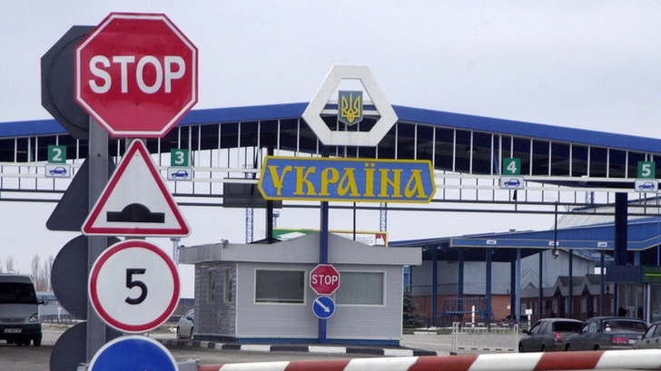 В Украине предложили ввести биометрический визовый режим с Азербайджаном. Мы поговорили с экспертами Украины